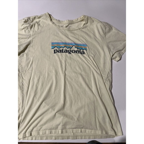 Patagonia Shirt Womens Medium Short Sleeve Crew Neck Pullover Lightweight Casual - Picture 1 of 2